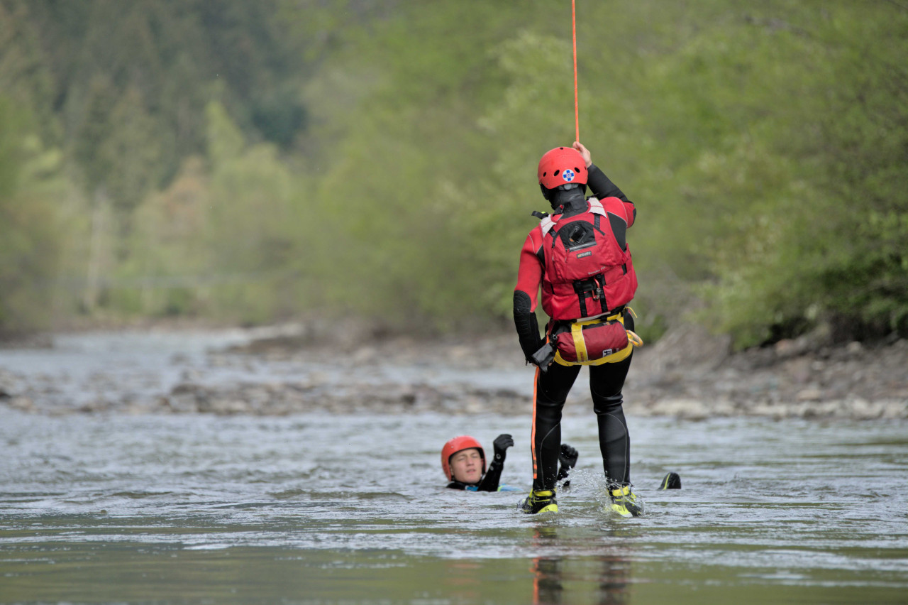 Erfolgreiche Fließwasserretterausbildung der ÖWR Osttirol