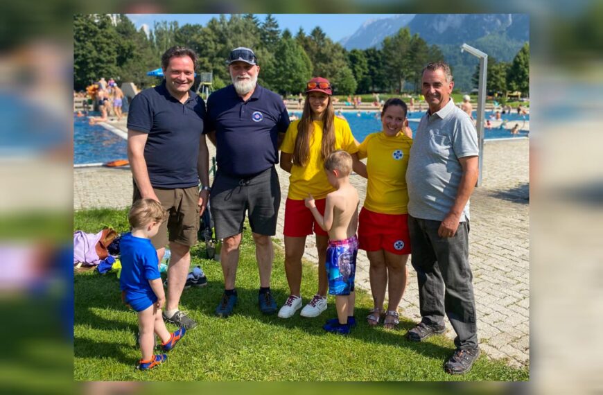 Ministerkinder lernen bei der Wasserrettung Osttirol schwimmen